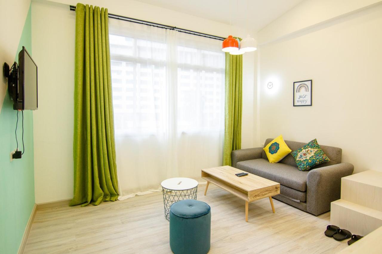 Folk Poshtel Asok Hostel Банкок Екстериор снимка