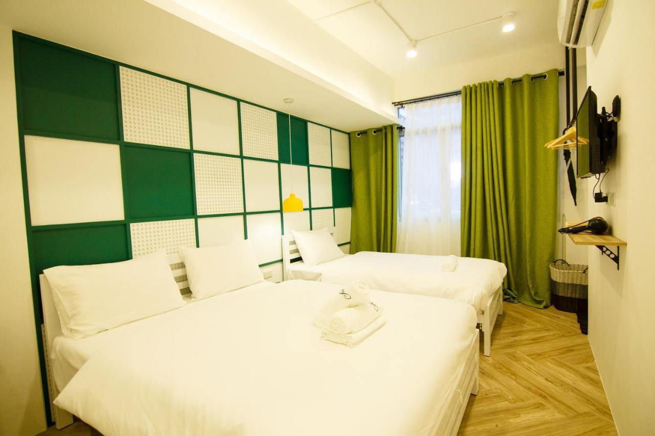 Folk Poshtel Asok Hostel Банкок Екстериор снимка