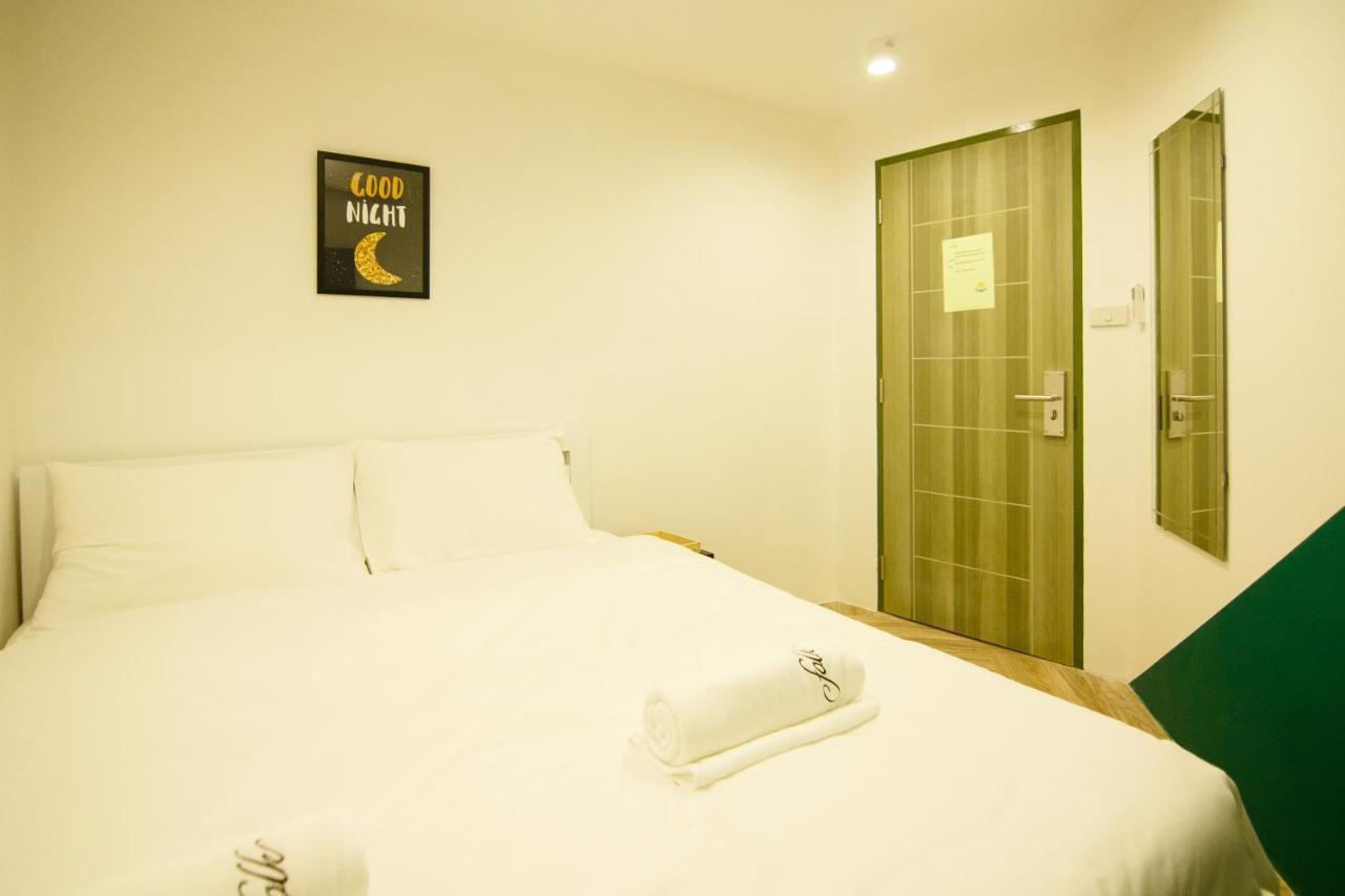 Folk Poshtel Asok Hostel Банкок Екстериор снимка