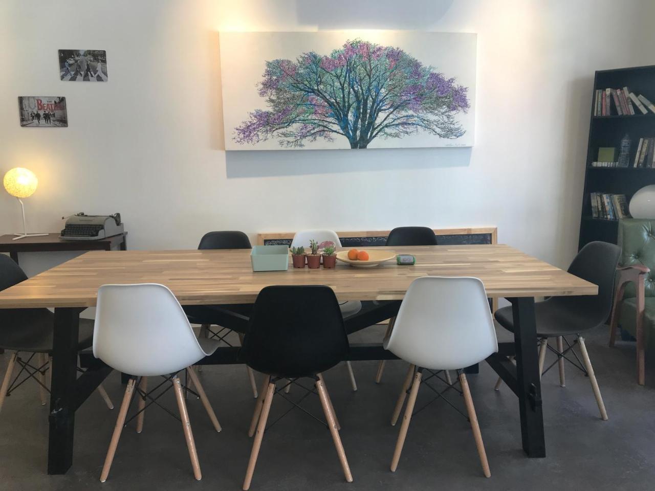 Folk Poshtel Asok Hostel Банкок Екстериор снимка